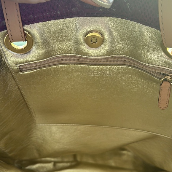 Michael Kors XLarge Jet Set Purple Snakeskin Print Leather Tote Bag. - Picture 6 of 8